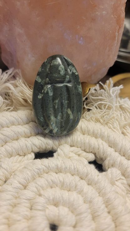 Chrysanthemum Vagine Worry Stone