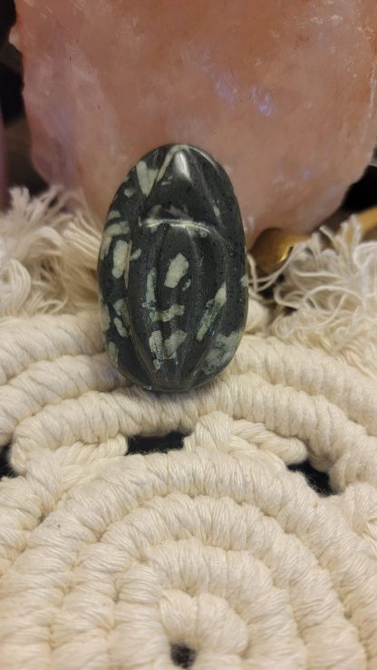 Chrysanthemum Vagine Worry Stone