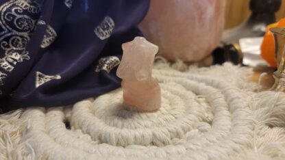 Rose Quartz Curvy Bust