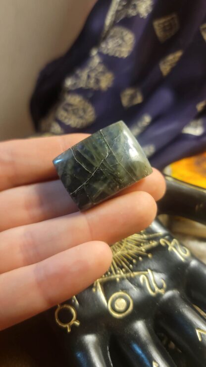 Labradorite Stone - Image 3